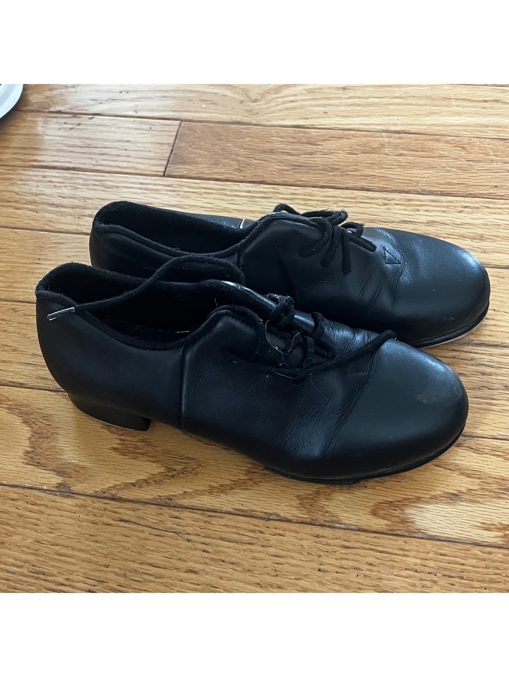 Bloch Black Leather Tap Shoes with Lace-Up Closure - Picture 2 of 7